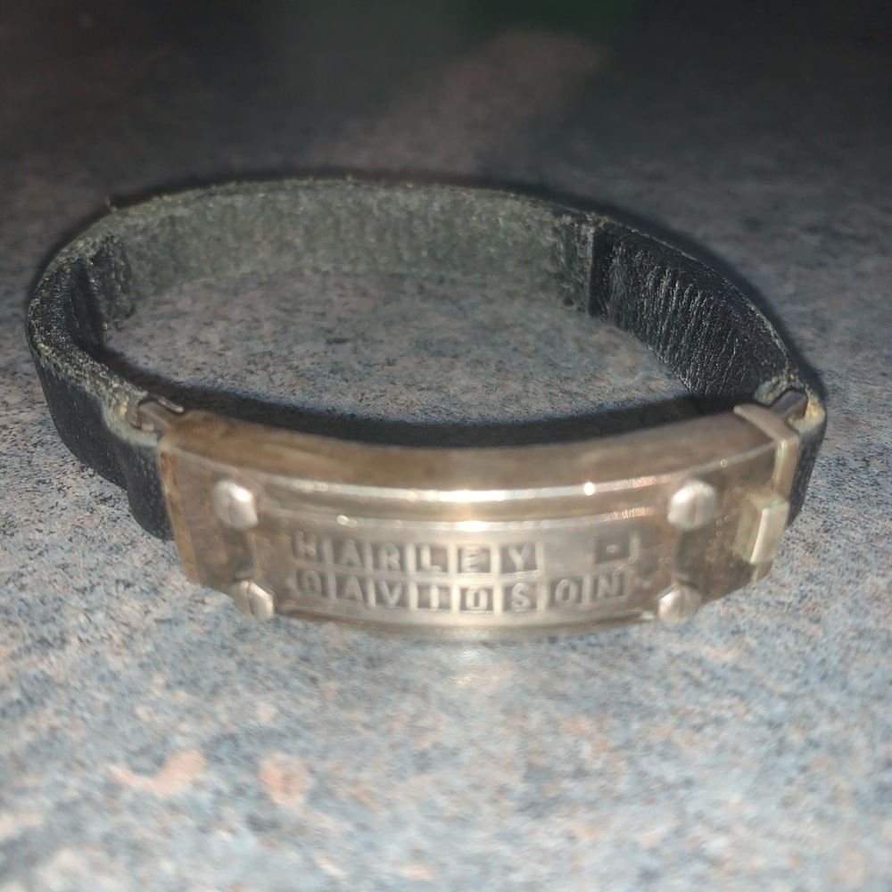 HARLEY DAVIDSON Black and Silver Leather Bracelet